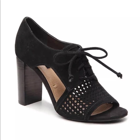 Tahari Shoes - TAHARI MEGYN WOMEN’S BLACK PEEP TOE HEELS